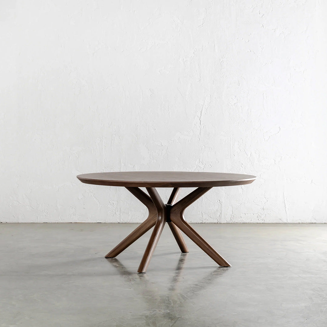 Amor Dining Table