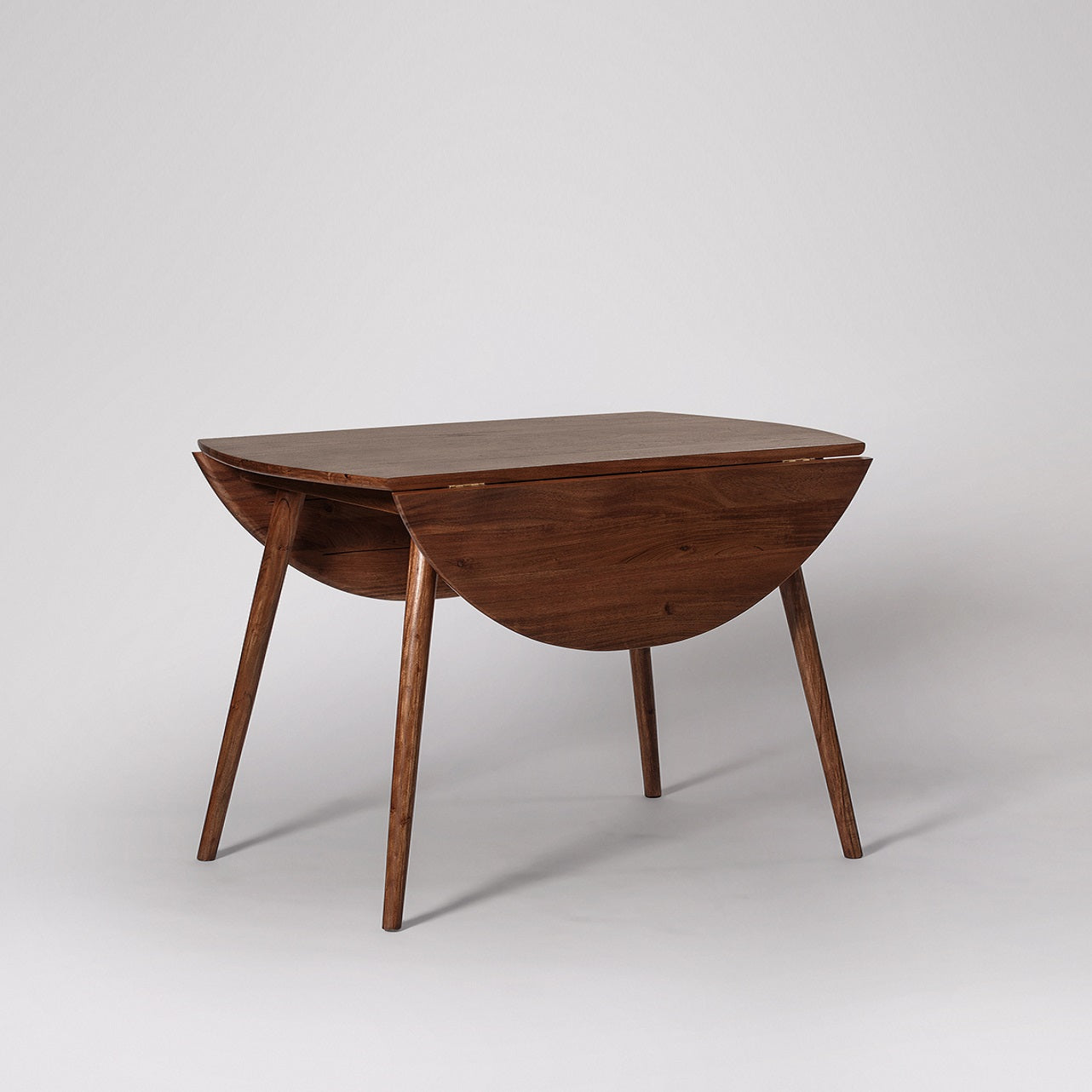 Round Extendable Dining Table