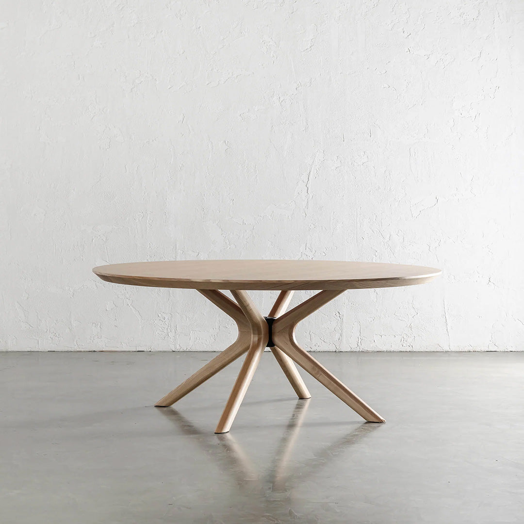 Amor Dining Table